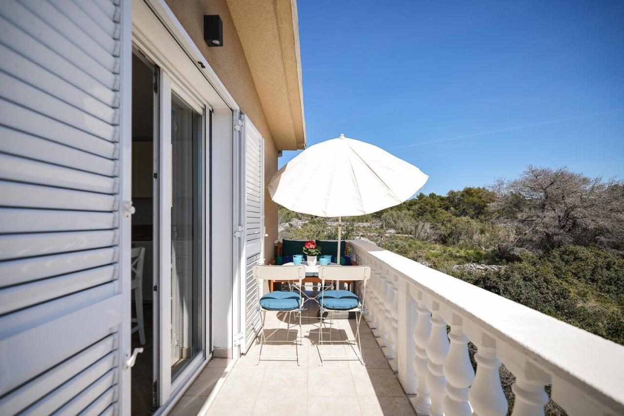 Apartments Marta Verunic Екстер'єр фото
