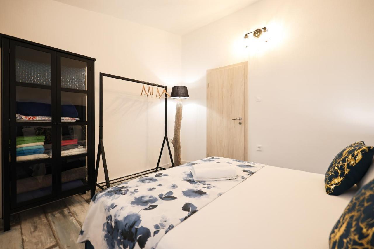 Apartments Marta Verunic Екстер'єр фото