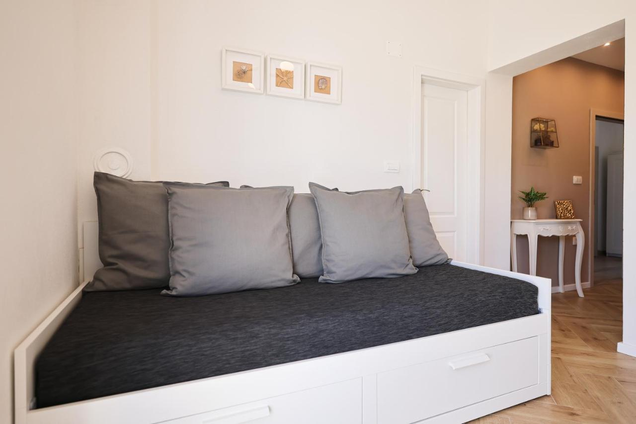 Apartments Marta Verunic Екстер'єр фото